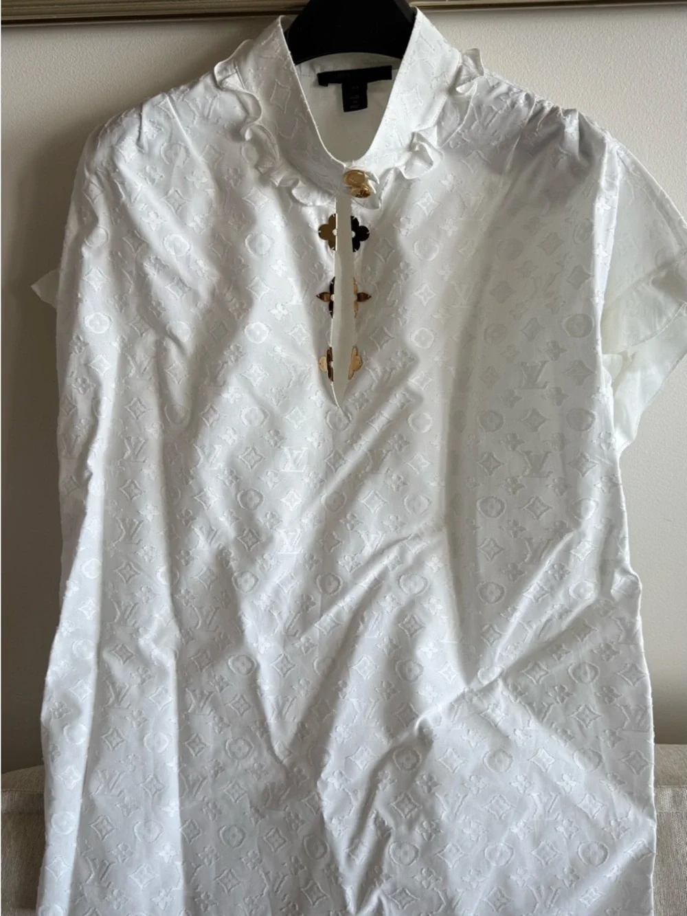 Louis Vuitton White Jacquard Shirt with Navy Label and Gold Threading - Picture 2 of 6